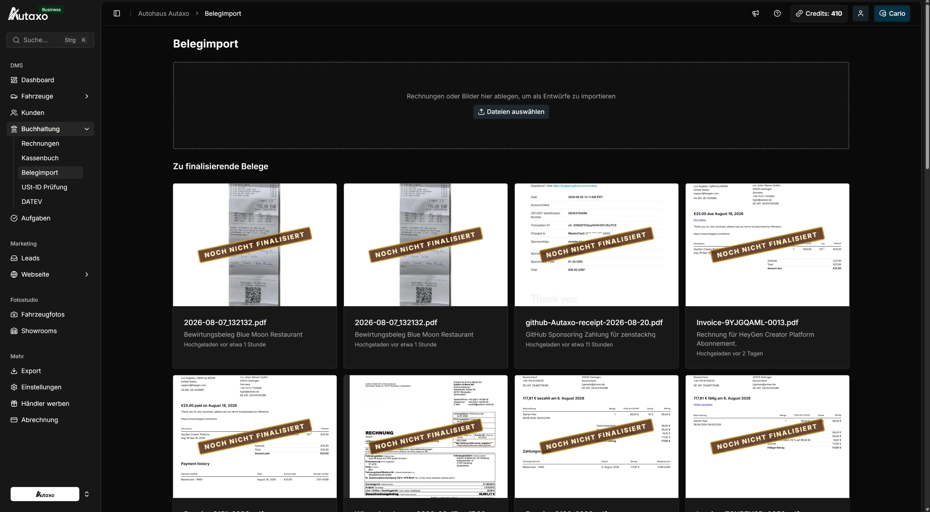 Autaxo Belegimport mit Upload-Bereich und Übersicht noch nicht finalisierter Rechnungen und Belege im Dark Mode